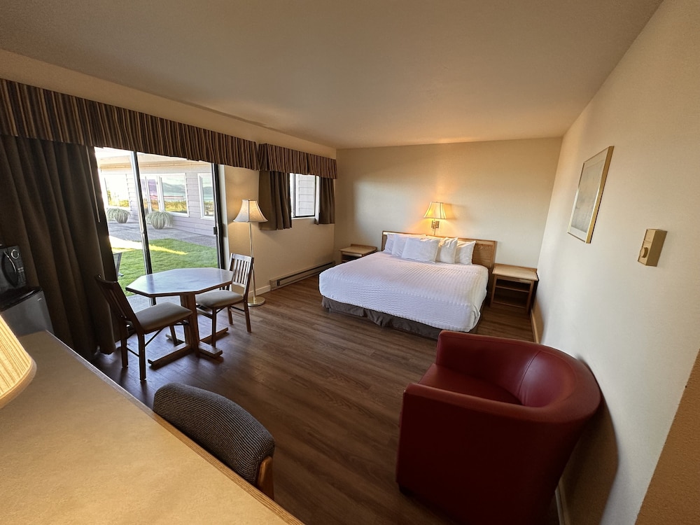 King Accessible View (Pet Friendly)