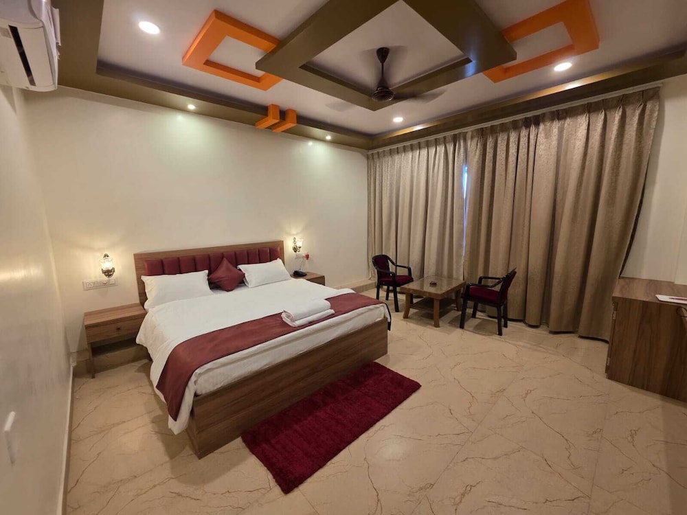 Deluxe Room, City View