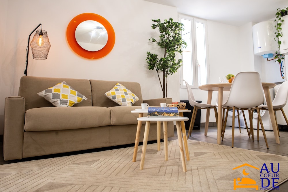 Standard Apartment, 1 Queen Bed with Sofa bed, Non Smoking, Private Bathroom - 1st floor