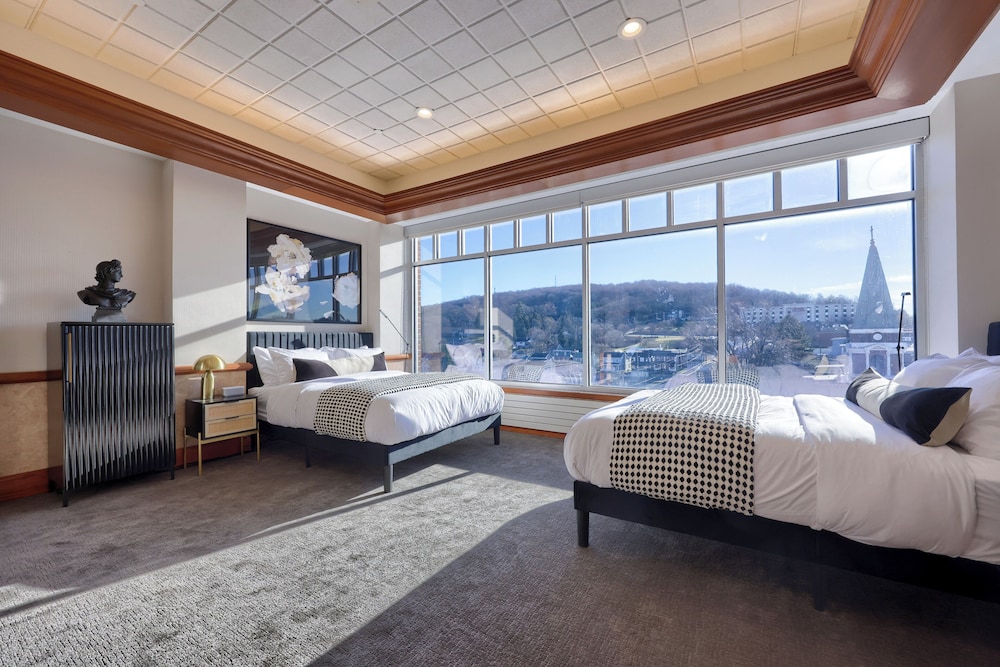Luxury Double Room, 2 Queen Beds, Refrigerator, City View