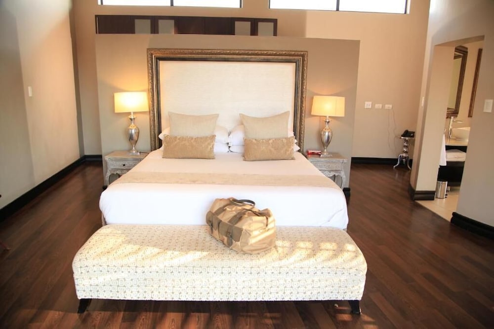 Basic Villa, 4 Bedrooms (Legend Executive) photo 2