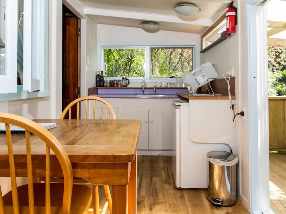 Treetops Bungalow photo 3