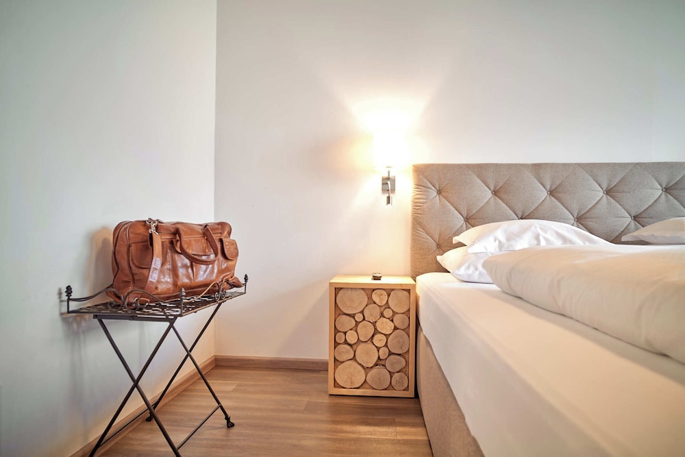 Economy Double Room photo 2
