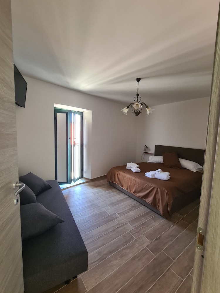 Family Quadruple Room, 1 Double Bed With Sofa Bed photo 1