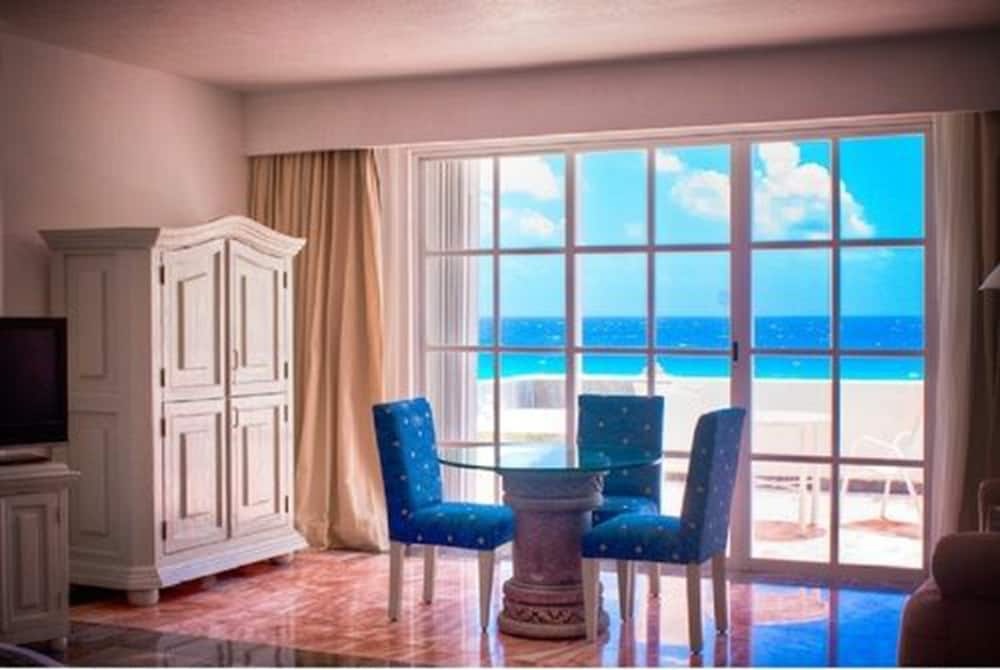 King Bed Ocean View - Photo 4