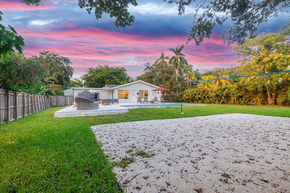 Villa photo 2