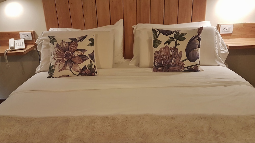 Suite - Photo 10