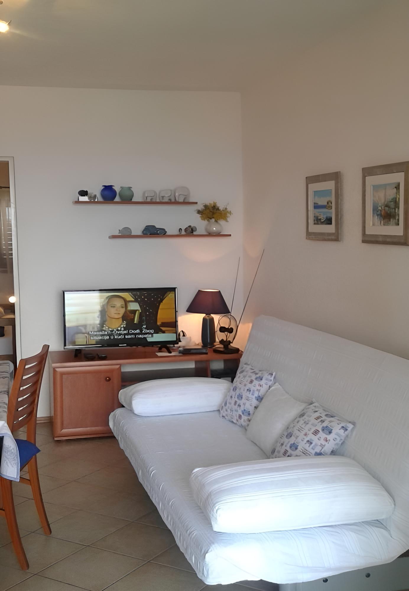 Apartment (Vlatko - 100 m from sea - A2(4))