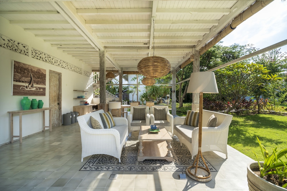 3 Bedrooms Villas photo 1