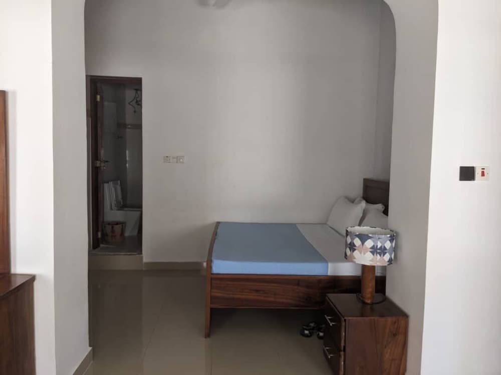 Deluxe Room with Shared Bathroom