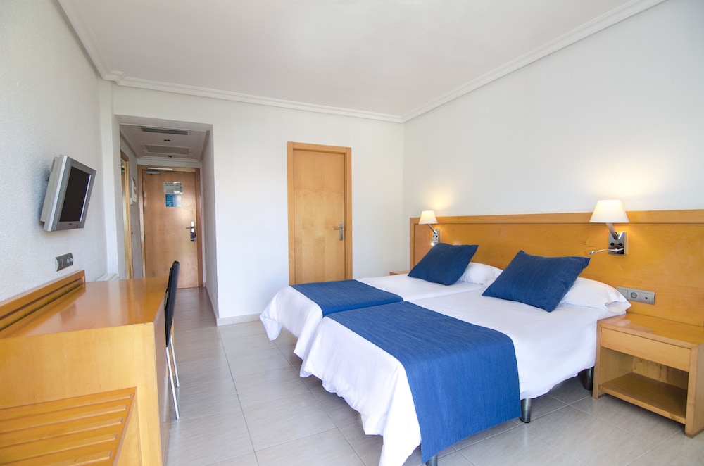 Double Room (3 Adults) - Photo 3