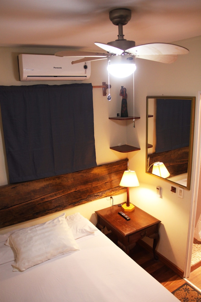Small Room photo 2
