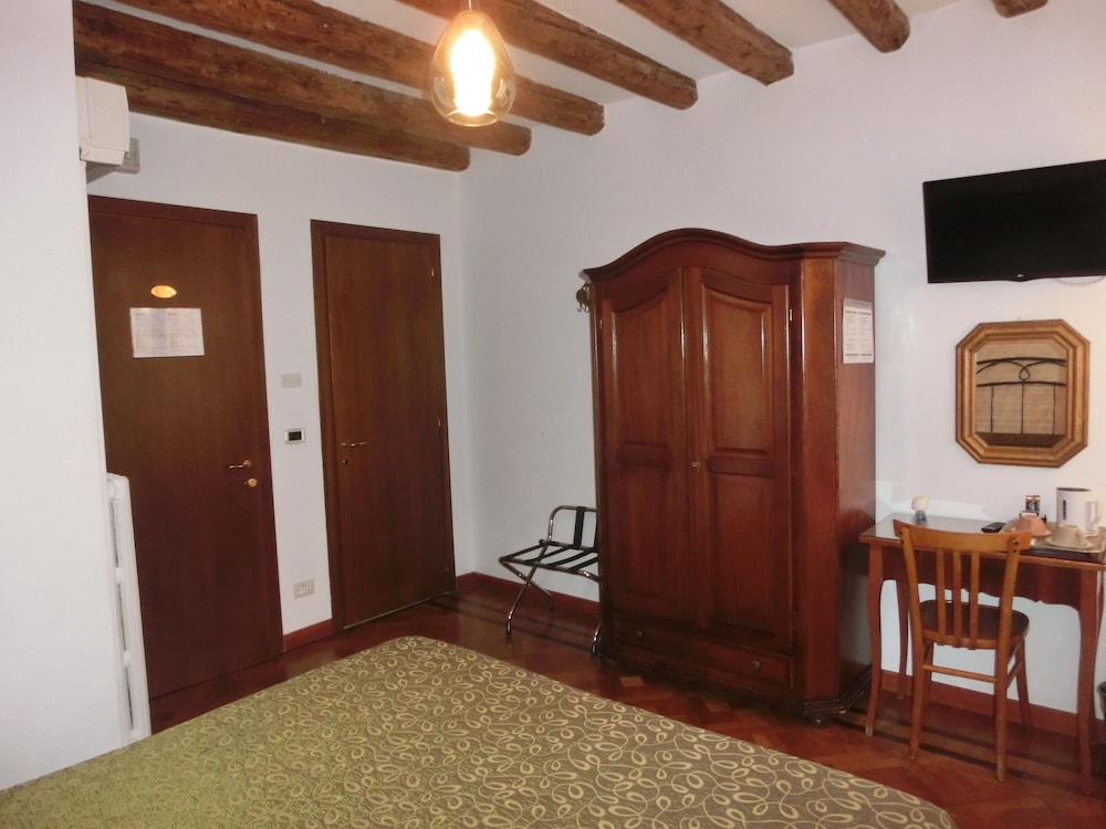 Classic Double Room photo 3