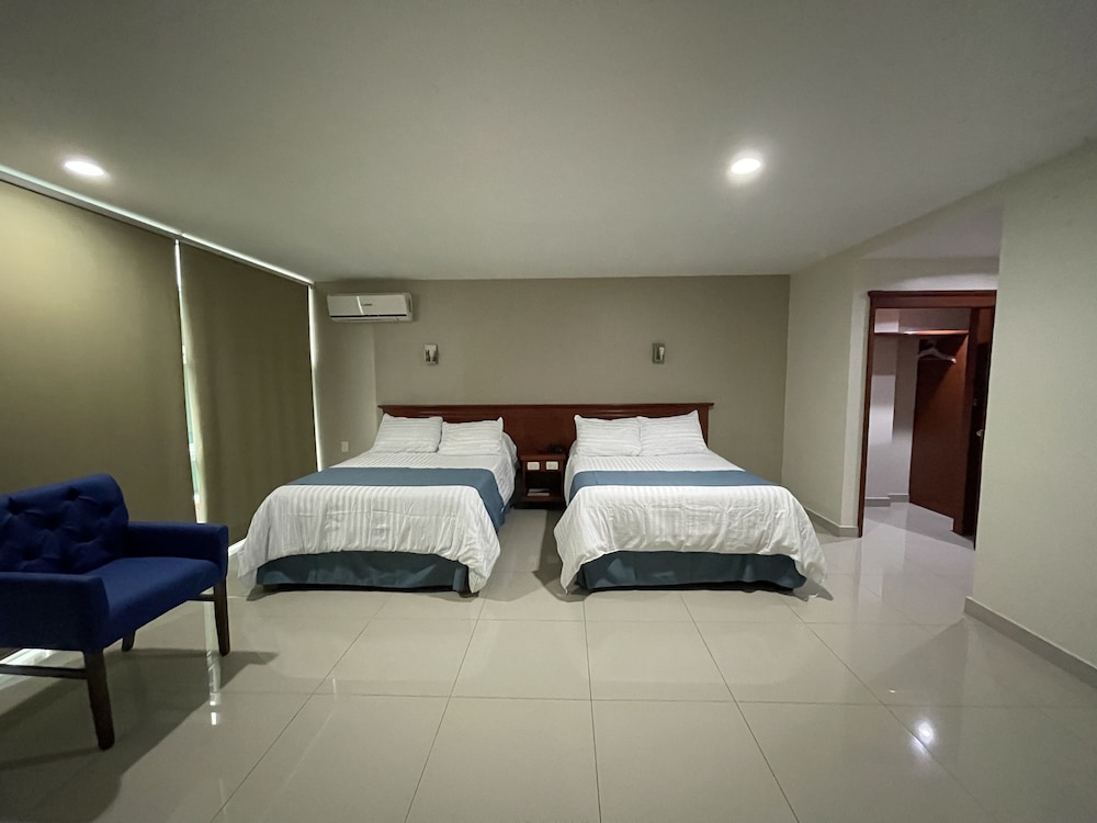 Quadruple Room, 2 Double Beds photo 3