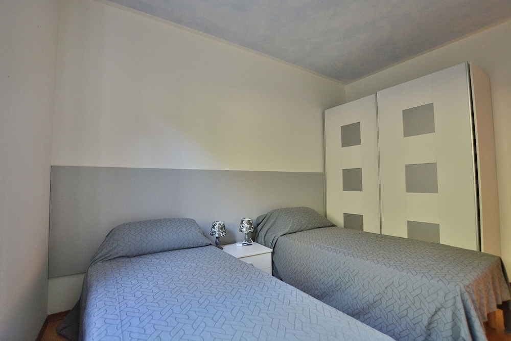 Apartment, 2 Bedrooms, Non Smoking photo 2