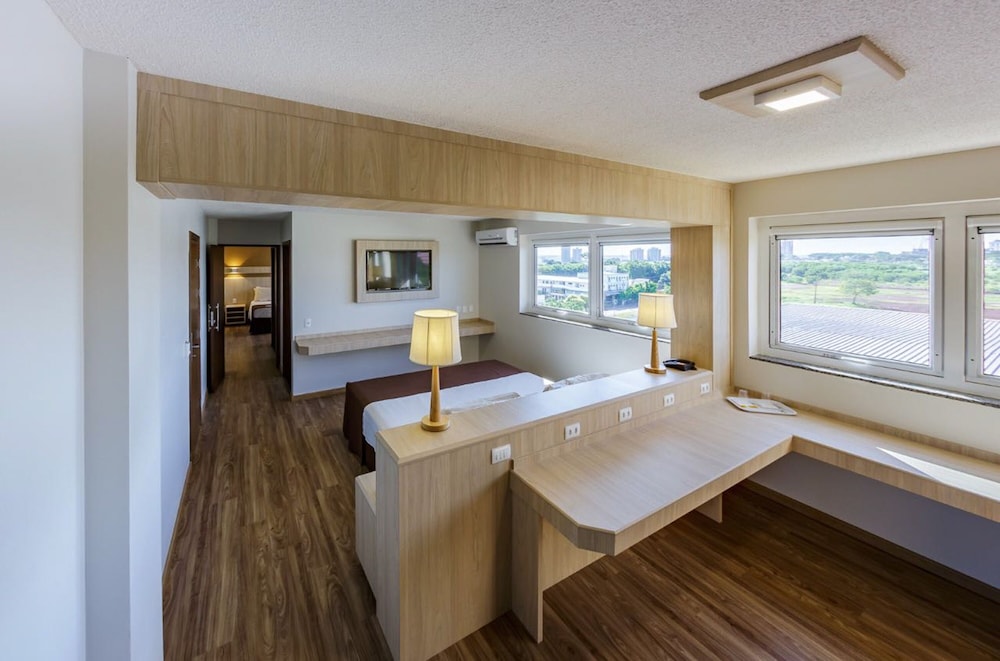 Deluxe Twin Room photo 2