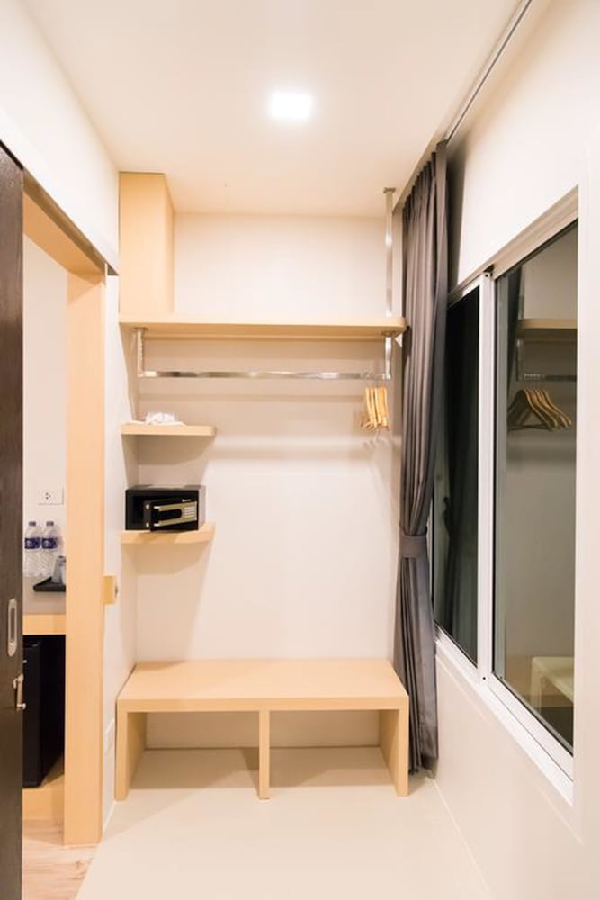 Superior Platform Twin Room, Walk in Closet photo 2