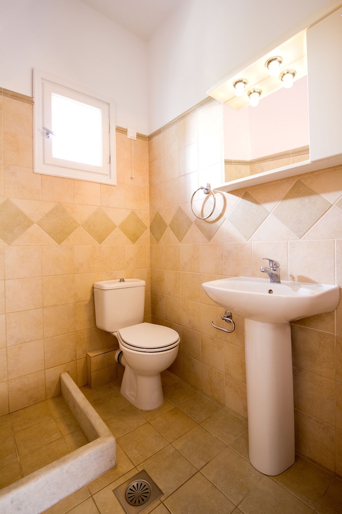 Deluxe Double Room, 1 Double Bed with Sofa bed - Photo 5