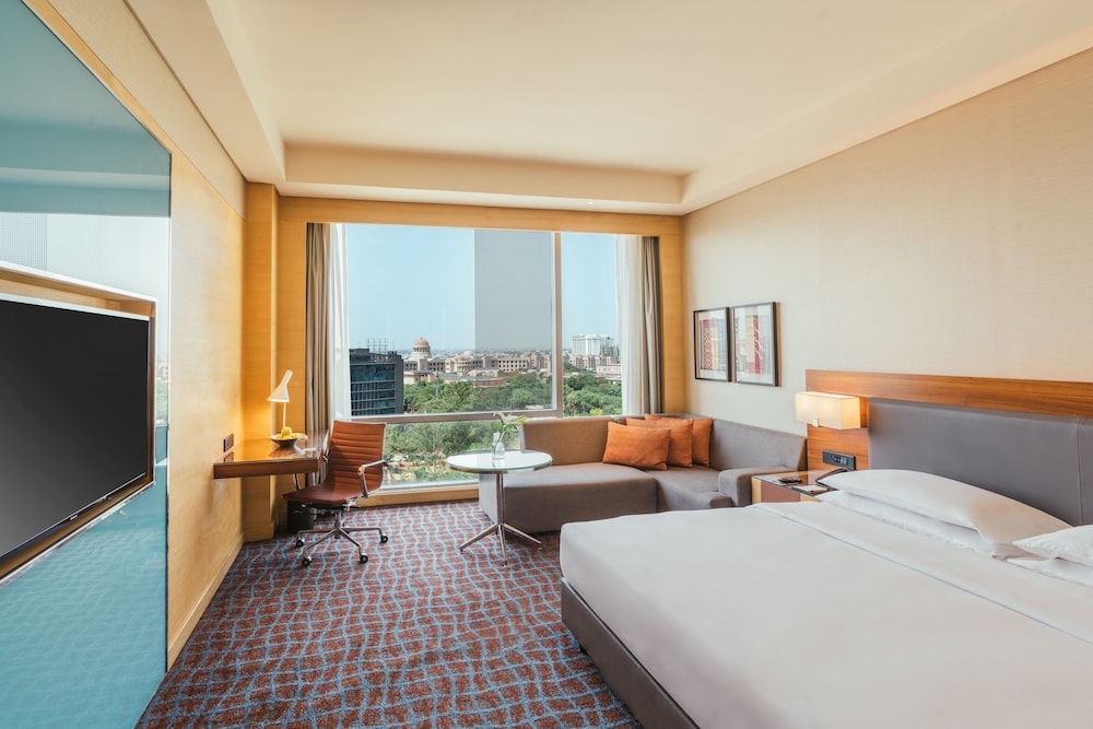 Room, 1 King Bed, Pool View Room, 1 King Bed, Pool View