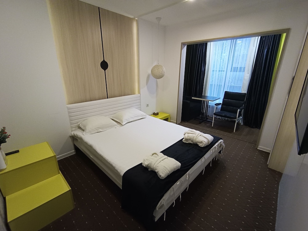 Deluxe Double or Twin Room photo 3