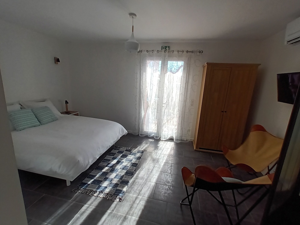 Superior Double Room, Ensuite (La Fabrique) photo 3