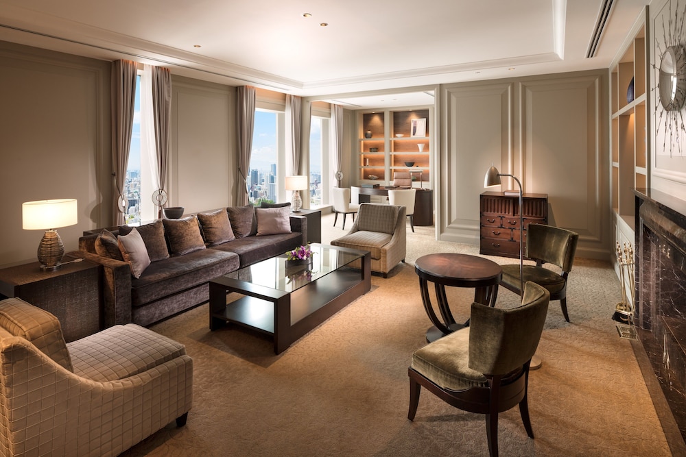 Suite, 2 Double Beds, Corner (View)