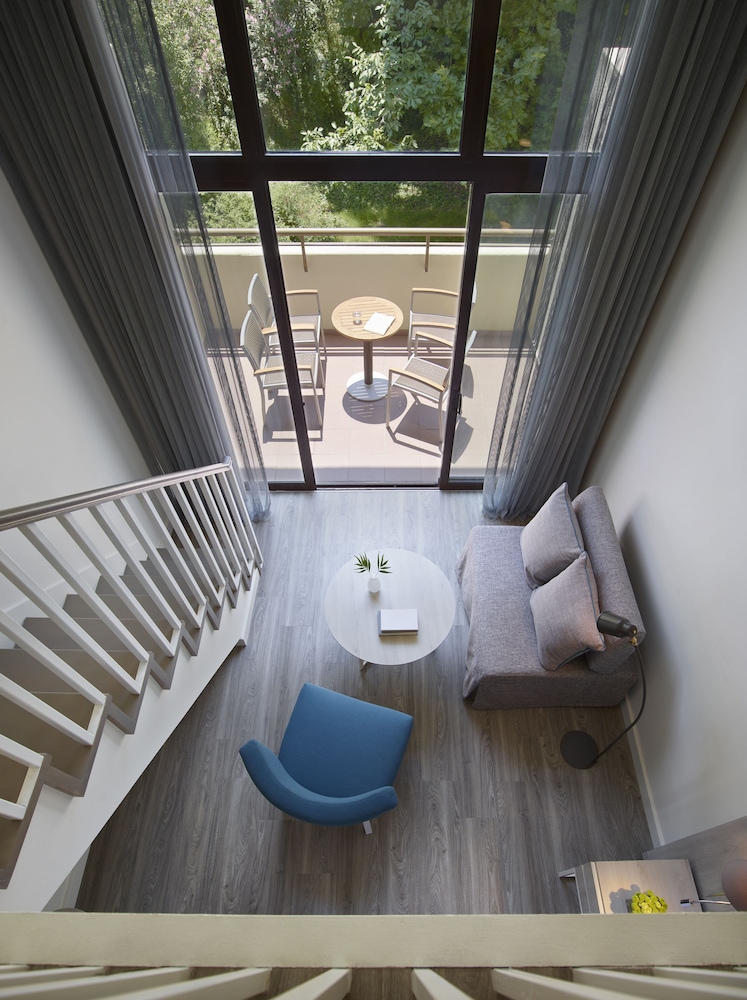 Suite, Mountain View (Duplex)