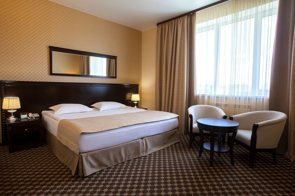 Basic Double or Twin Room, 1 King Bed