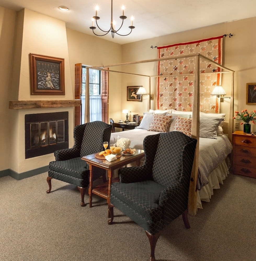 Room, 1 King Bed, Fireplace