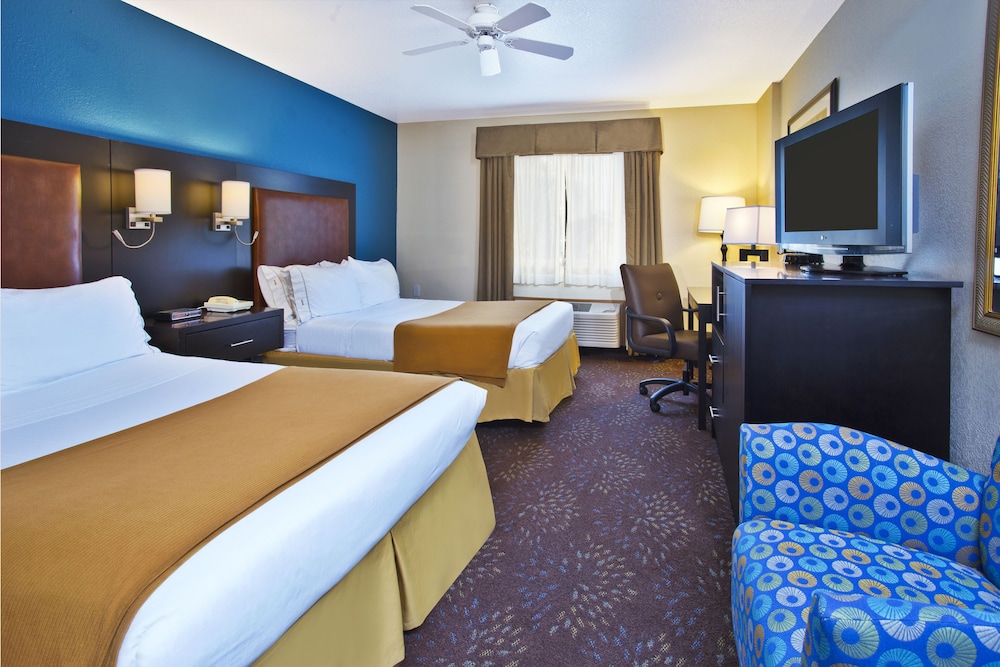 Standard Room, 2 Queen Beds, Balcony (High Floor) - Photo 4