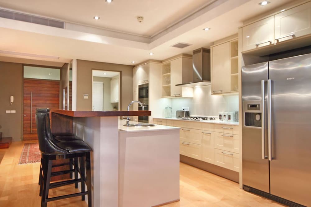 Three-Bedroom Exclusive Penthouse - Photo 8
