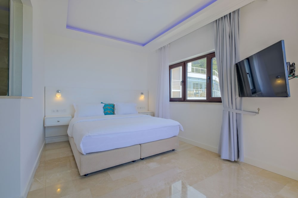 Family Room - Photo 25
