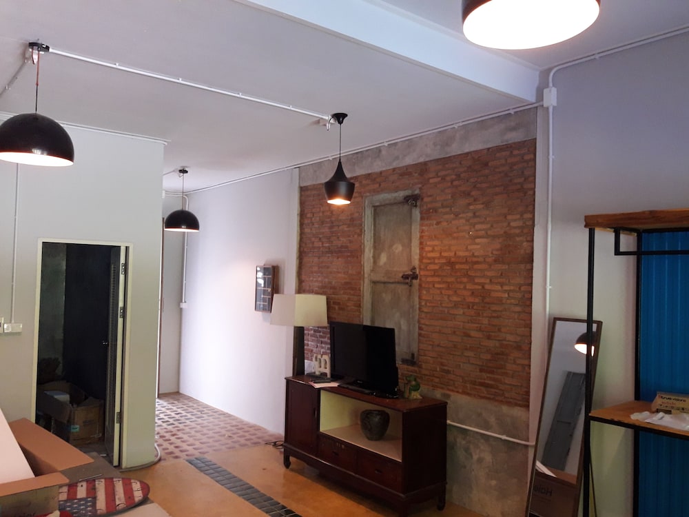 Family Room - Photo 9