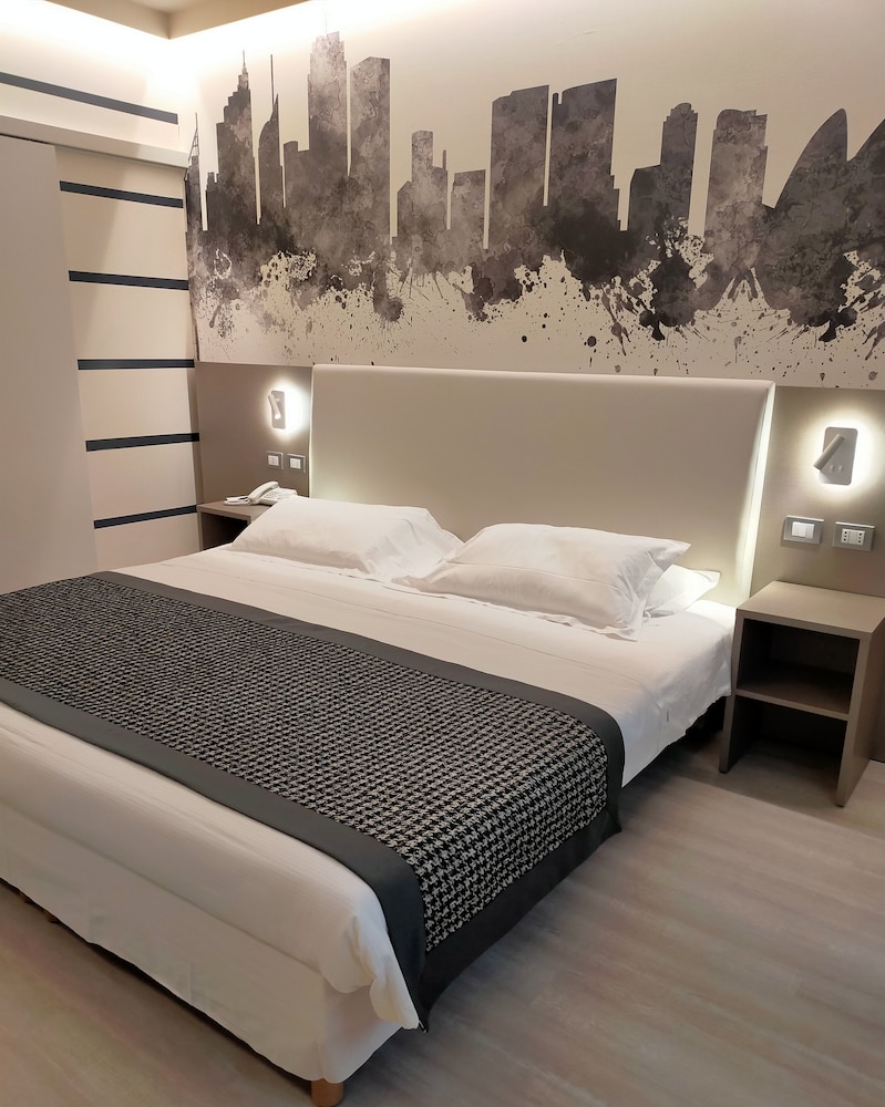 Deluxe Double or Twin Room - Photo 1