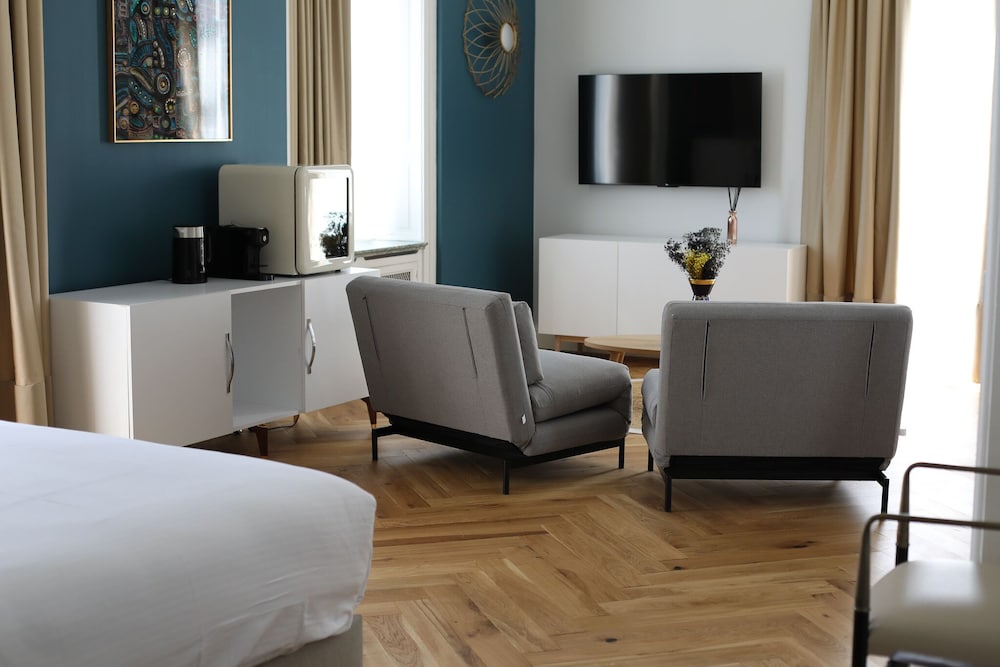 Luxury Suite photo 1