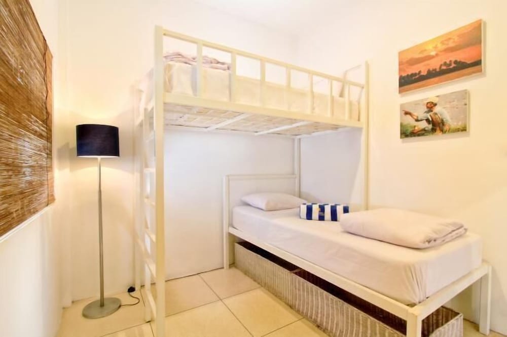 Standard Room, Non Smoking (Twin Standard) photo 1