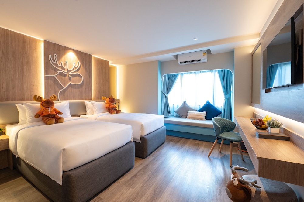 Standard Twin Bed with Shower - Photo 1