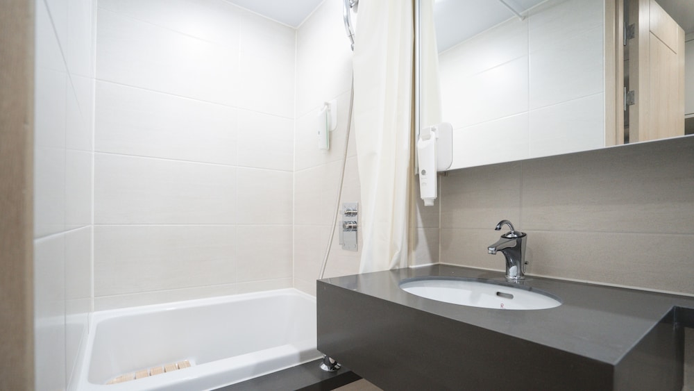 Standard Double Room - Photo 5