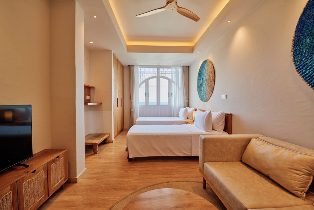 Deluxe Family Room