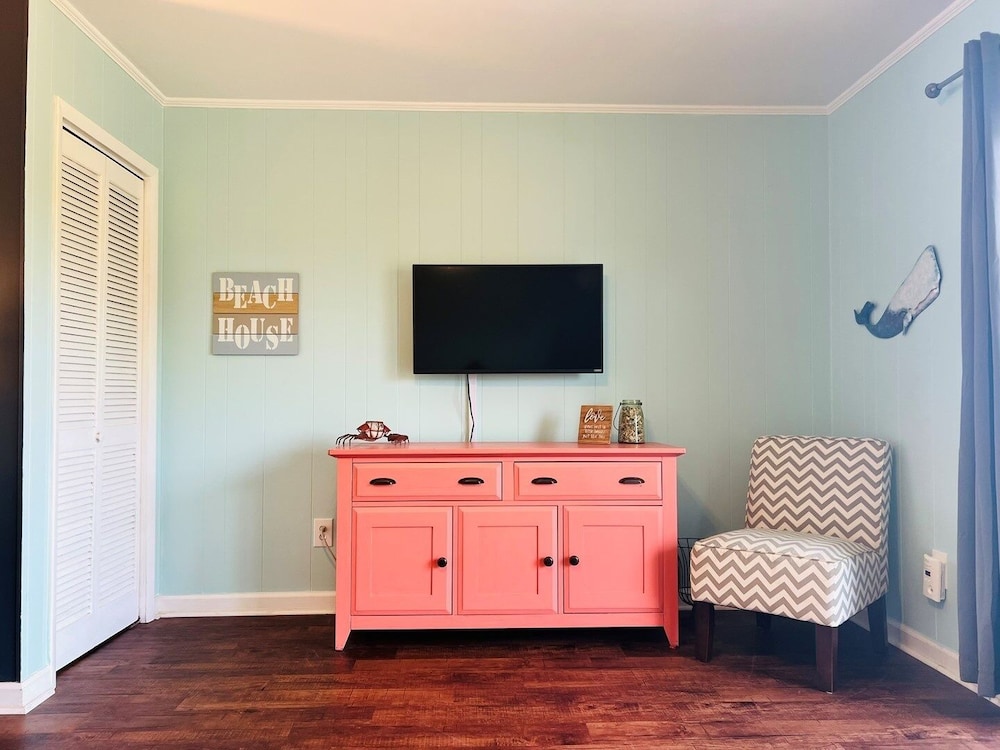 House, 2 Bedrooms photo 3