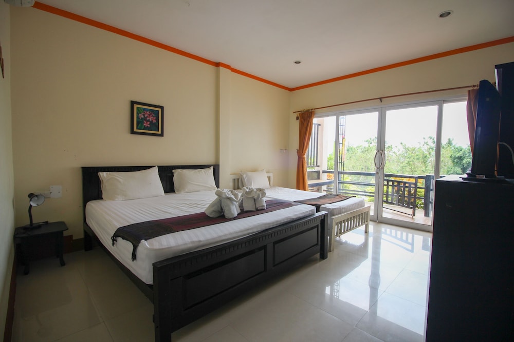 Superior Triple Room with Sea View photo 1