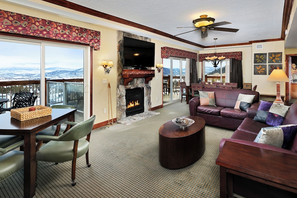 Presidential Condo, 4 Bedrooms, Balcony photo 2