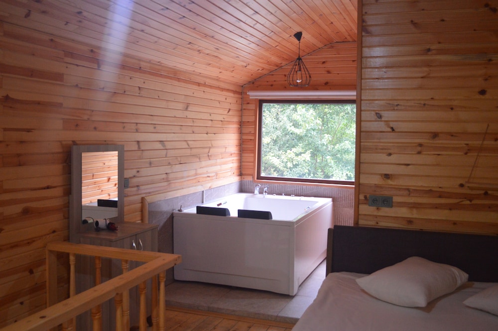Honeymoon Tree House