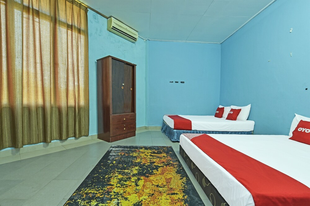 Family Room photo 3
