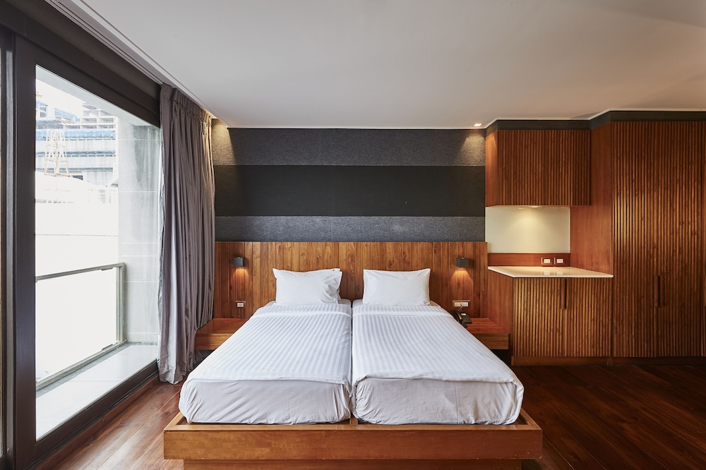 Studio Room (2 Single Beds) photo 2