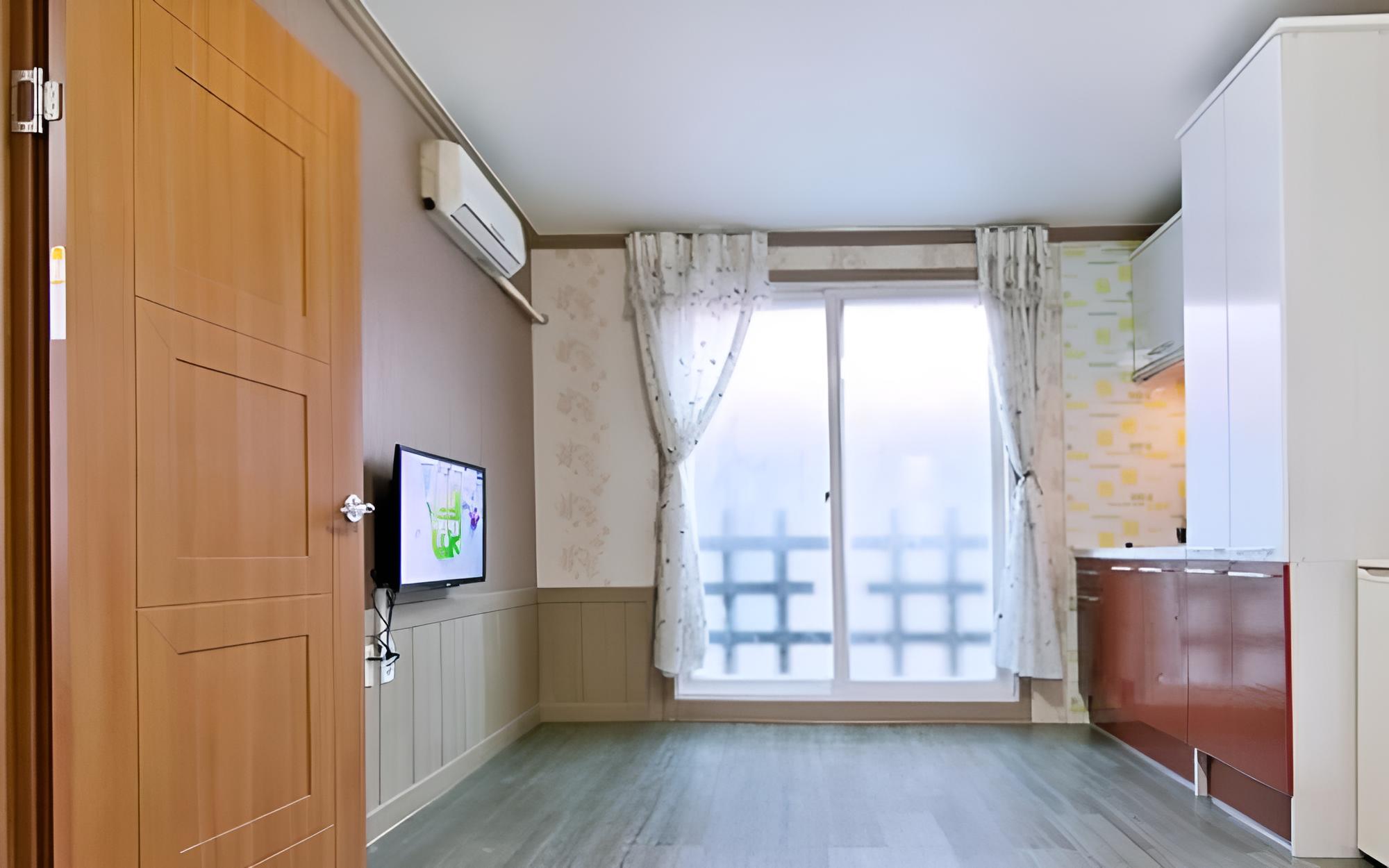 Room (Two Room A) photo 2