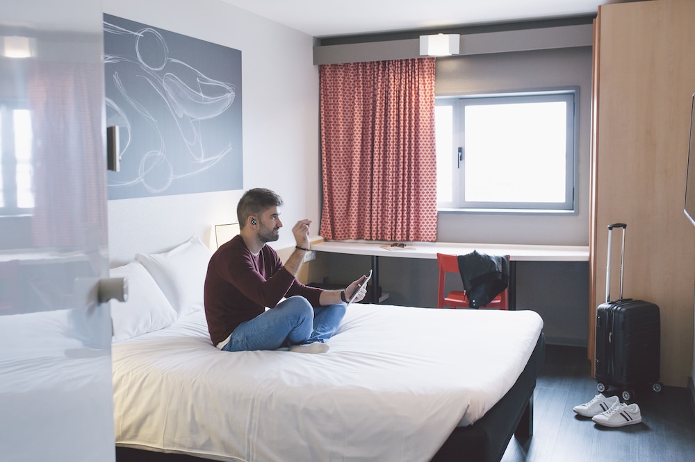 Room, 1 Double Bed - Photo 9