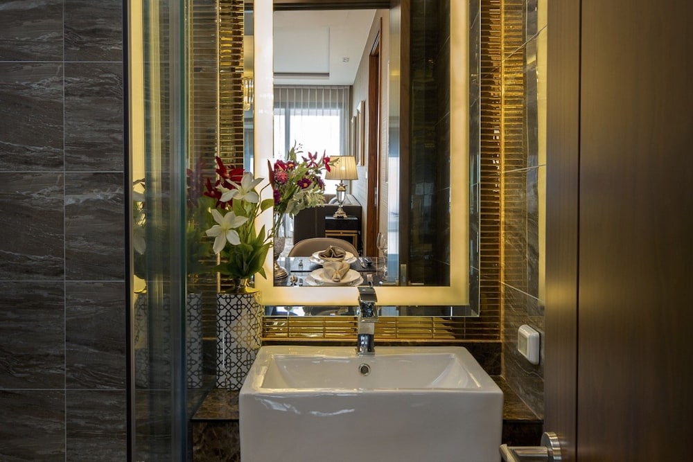 2 bedroom Deluxe Seaview Suite - Photo 2