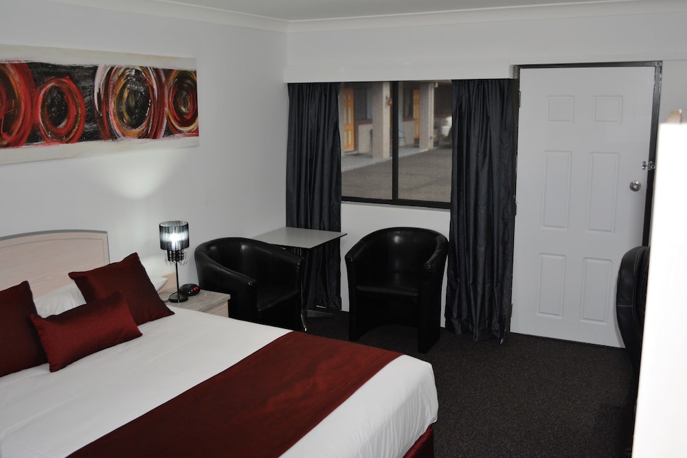 Corporate Queen Room - Photo 3