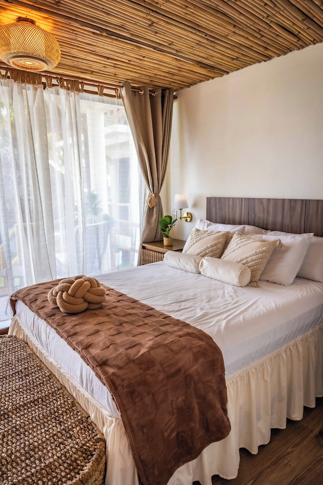 Superior Suite, Private Pool, Beach View photo 1